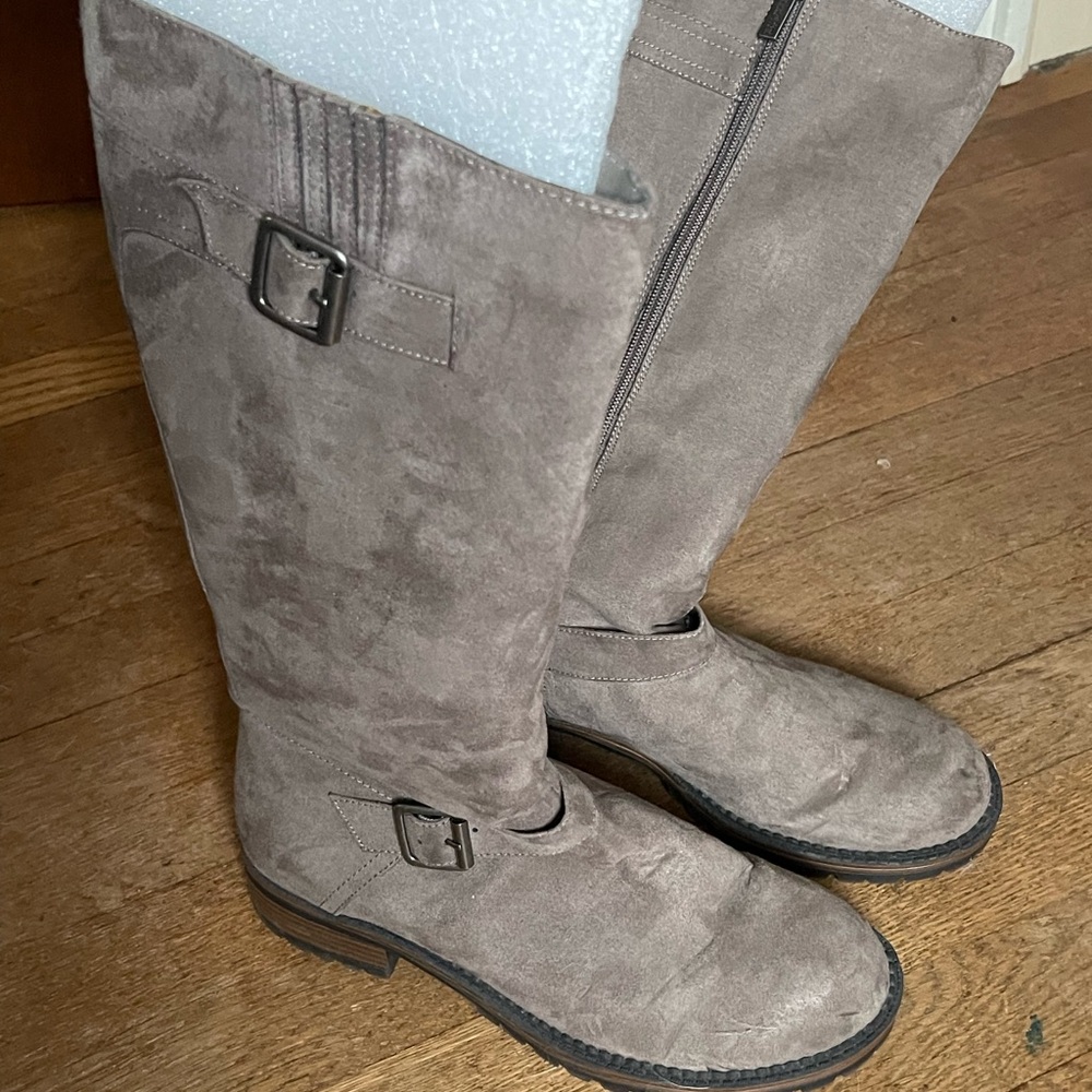 Kenneth Cole Reaction taupe suede Heeled Boots